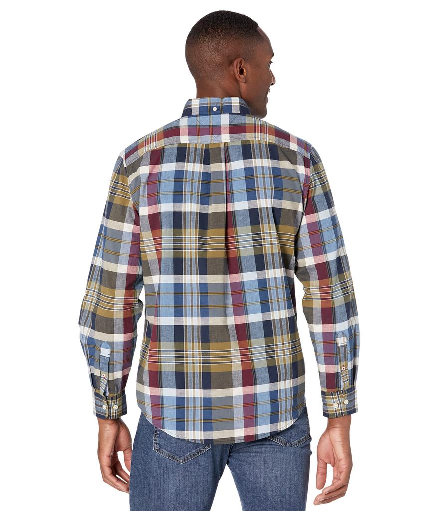 Long Sleeve Button-Down Shirt in Classic Fit商品第2张图片规格展示