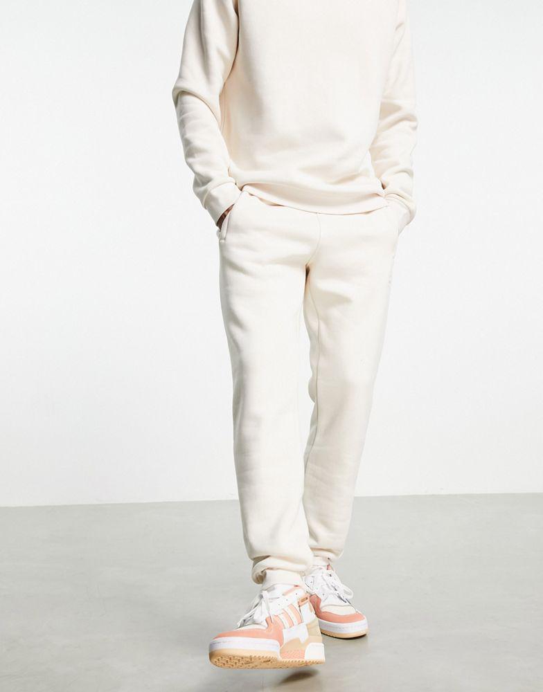 商品Adidas|adidas Originals Essentials joggers in wonder white,价格¥395,第6张图片详细描述