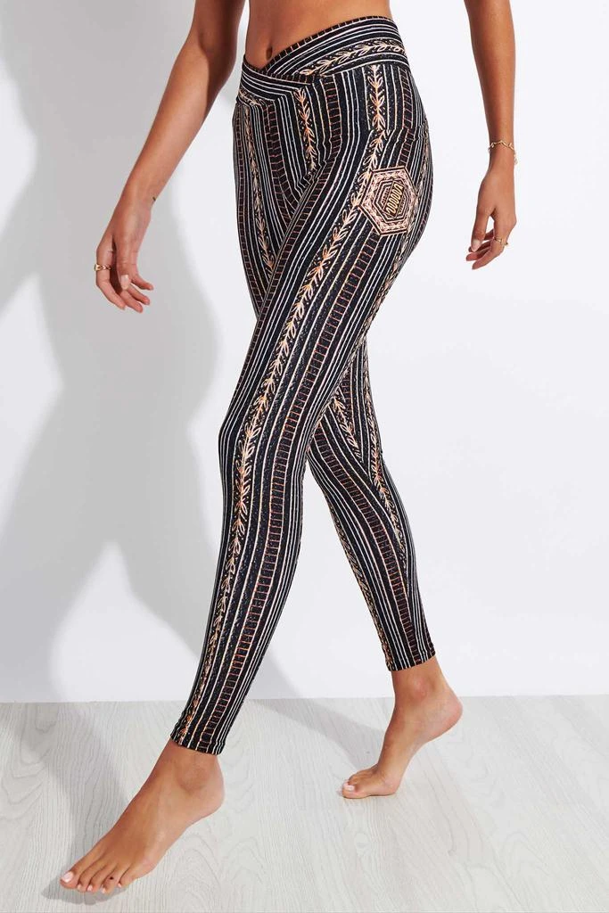 商品Wolven|Zephyr Ruched Crossover Pocket Legging,价格¥839,第1张图片