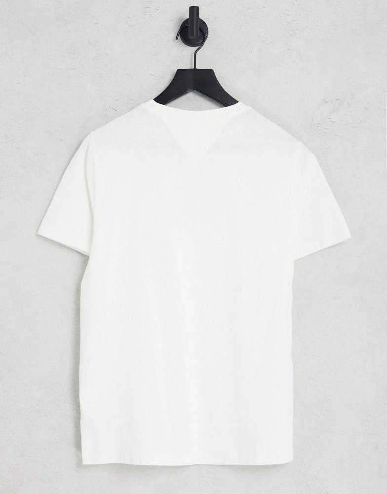 商品Tommy Jeans|Tommy Jeans cotton relaxed timeless boxy t-shirt in white - WHITE,价格¥222,第2张图片详细描述