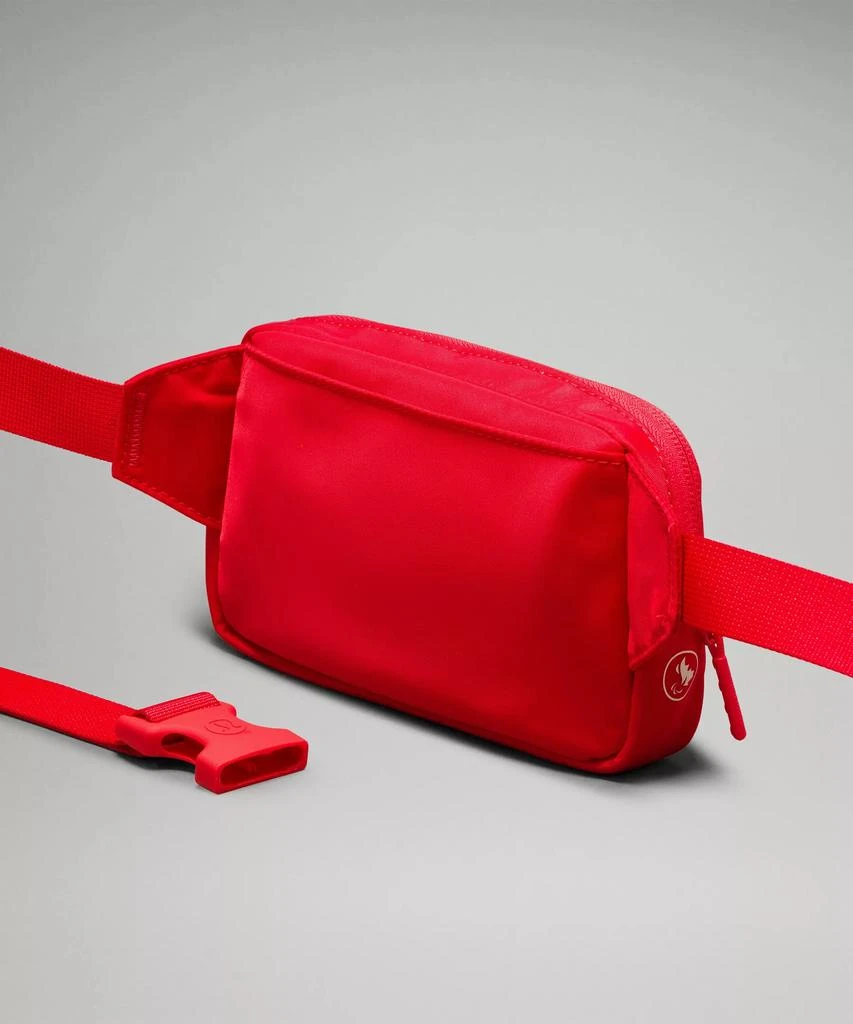 商品Lululemon|Team Canada Future Legacy Mini Belt Bag *COC CPC Logo,价格¥91,第4张图片详细描述