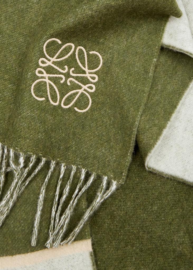 Two-tone logo wool-blend scarf商品第3张图片规格展示