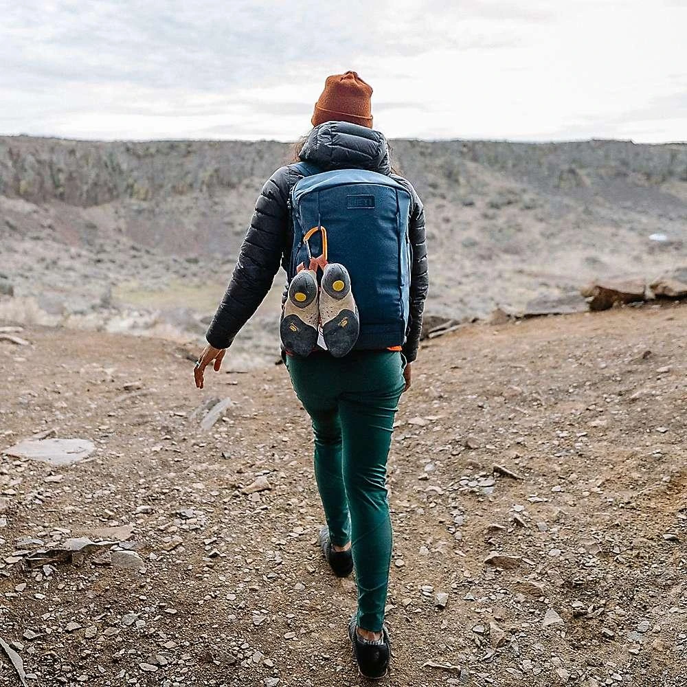 商品YETI|YETI Crossroads 22L Backpack,价格¥1651,第4张图片详细描述