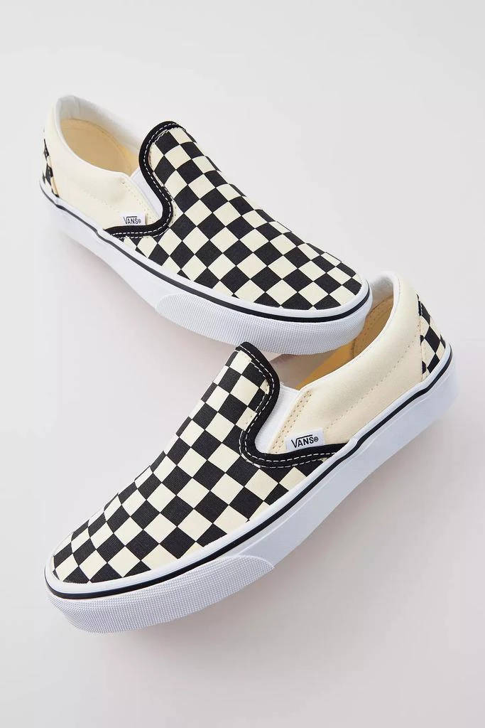 商品Vans|Vans Women's Classic Checkerboard Slip-On Sneaker,价格¥448,第2张图片详细描述
