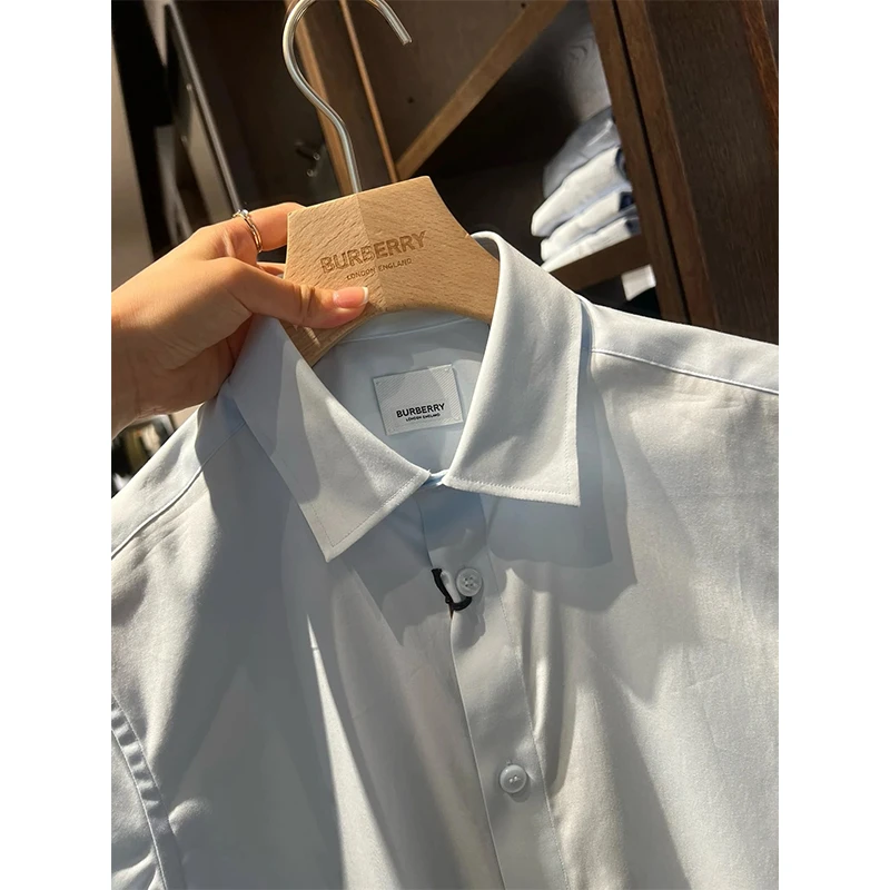 Burberry/博柏利 男士浅蓝色棉质纯色单排扣长袖衬衫 商品