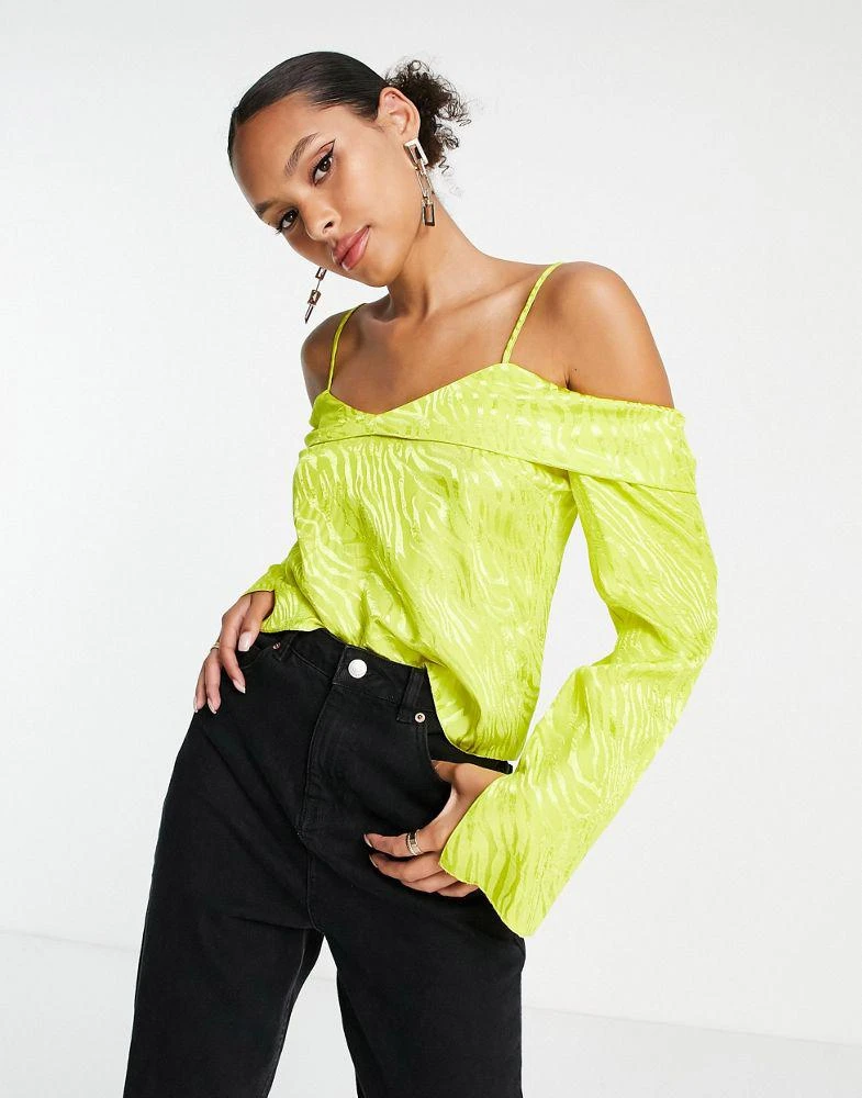 商品ASOS|ASOS DESIGN cold shoulder blouse in lime tiger jacquard,价格¥141,第1张图片