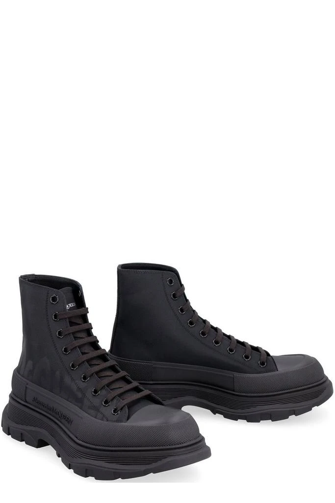 商品Alexander McQueen|Alexander McQueen Tread Slick Logo Printed Sneakers,价格¥3335,第2张图片详细描述