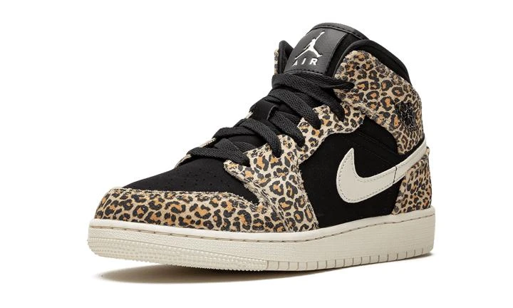 商品Jordan|Air Jordan 1 Mid SE (GS),价格¥2354,第5张图片详细描述