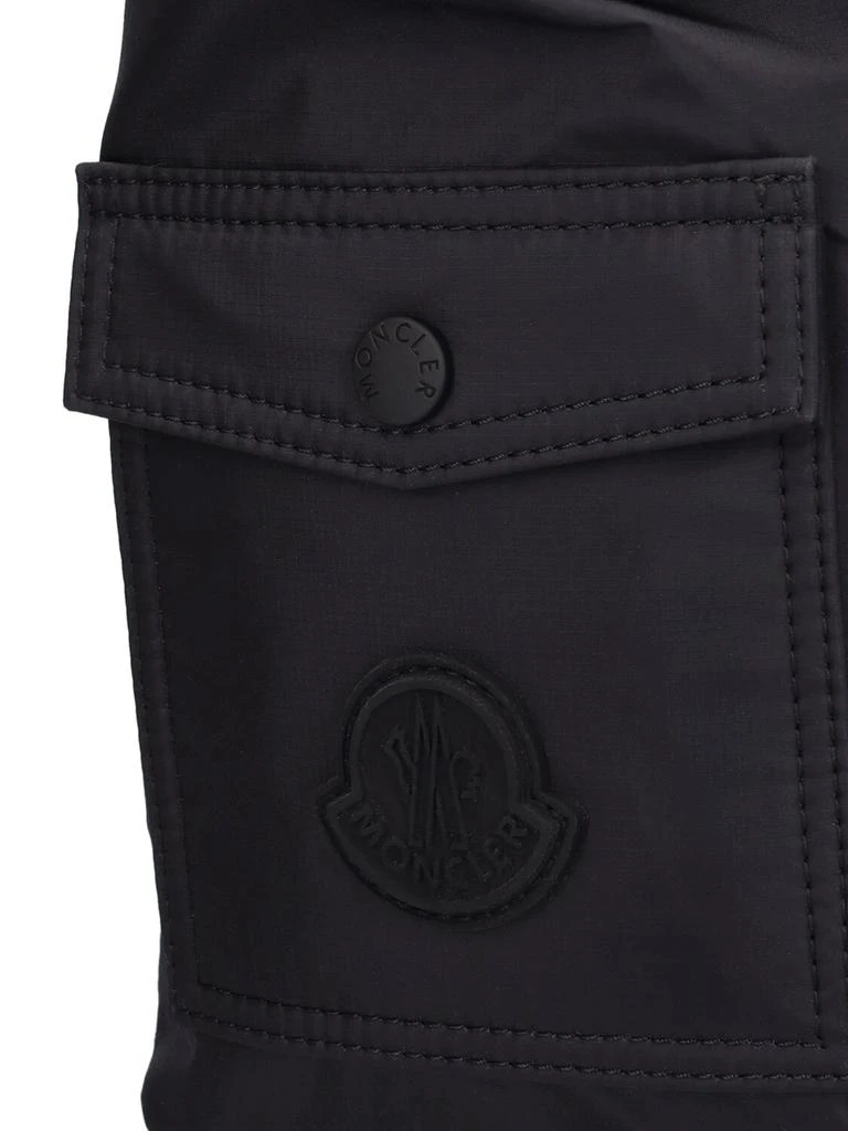 商品Moncler|Makaio Nylon Crossbody Bag,价格¥5006,第3张图片详细描述