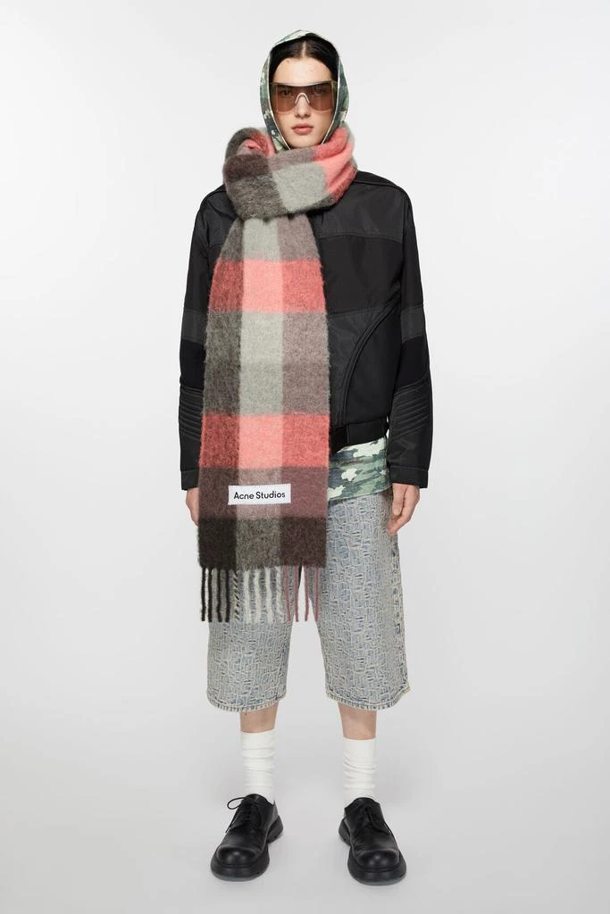 商品Acne Studios|Acne Studios Mohair Checked Scarf,价格¥1022,第2张图片详细描述