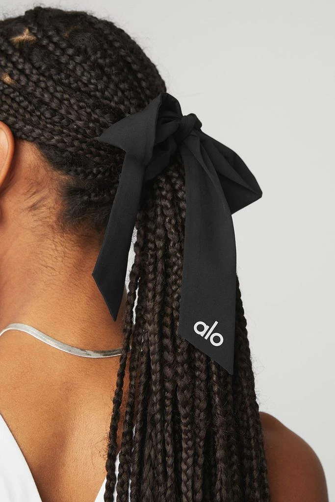 商品Alo|Love Knots Tie Scrunchie - Smoky Quartz,价格¥259,第2张图片详细描述