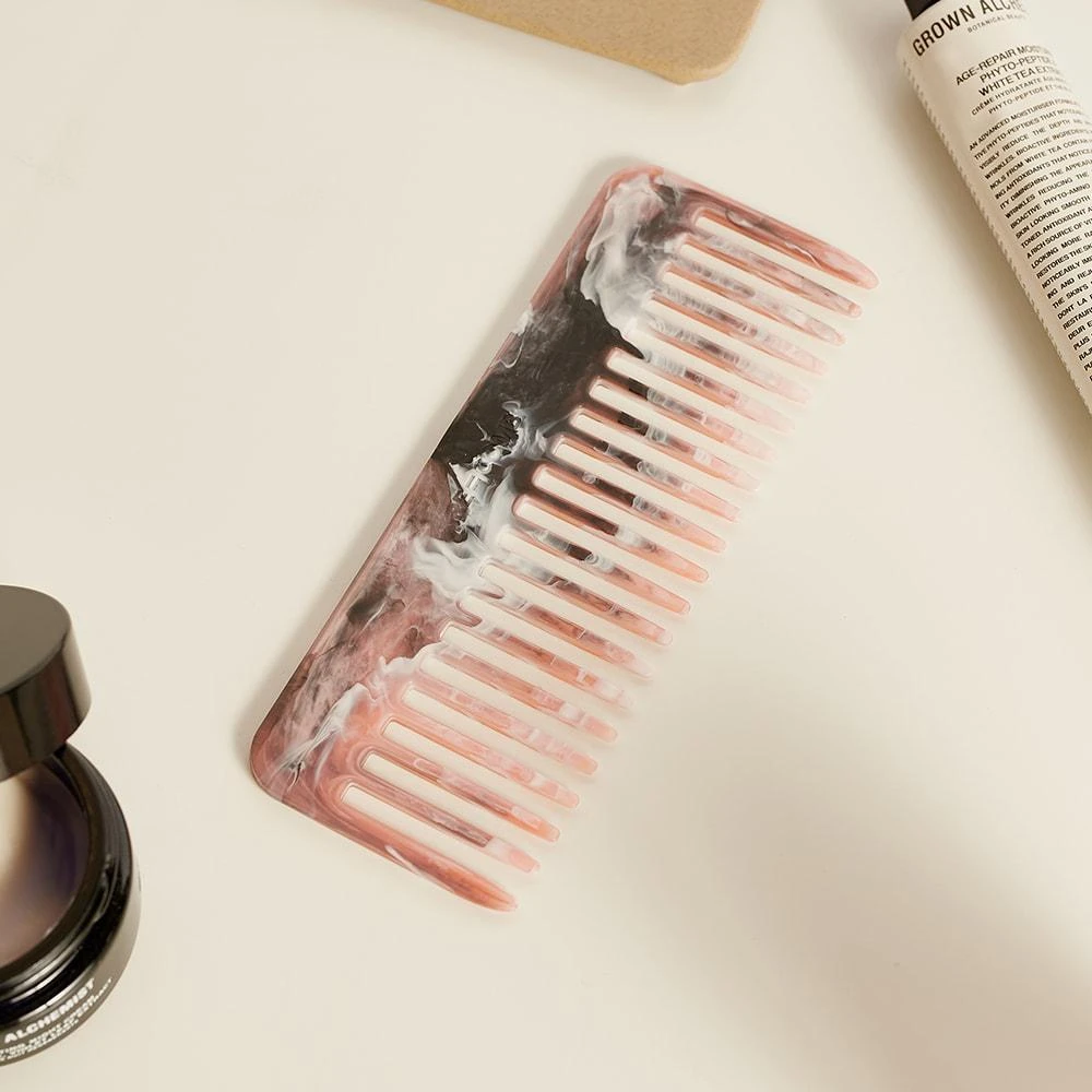商品Re=Comb|Re=Comb Recycled Plastic Hair Comb,价格¥152,第3张图片详细描述