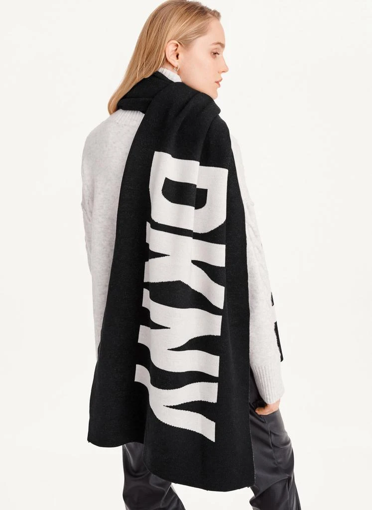 商品DKNY|Oversized Logo Scarf,价格¥297,第2张图片详细描述