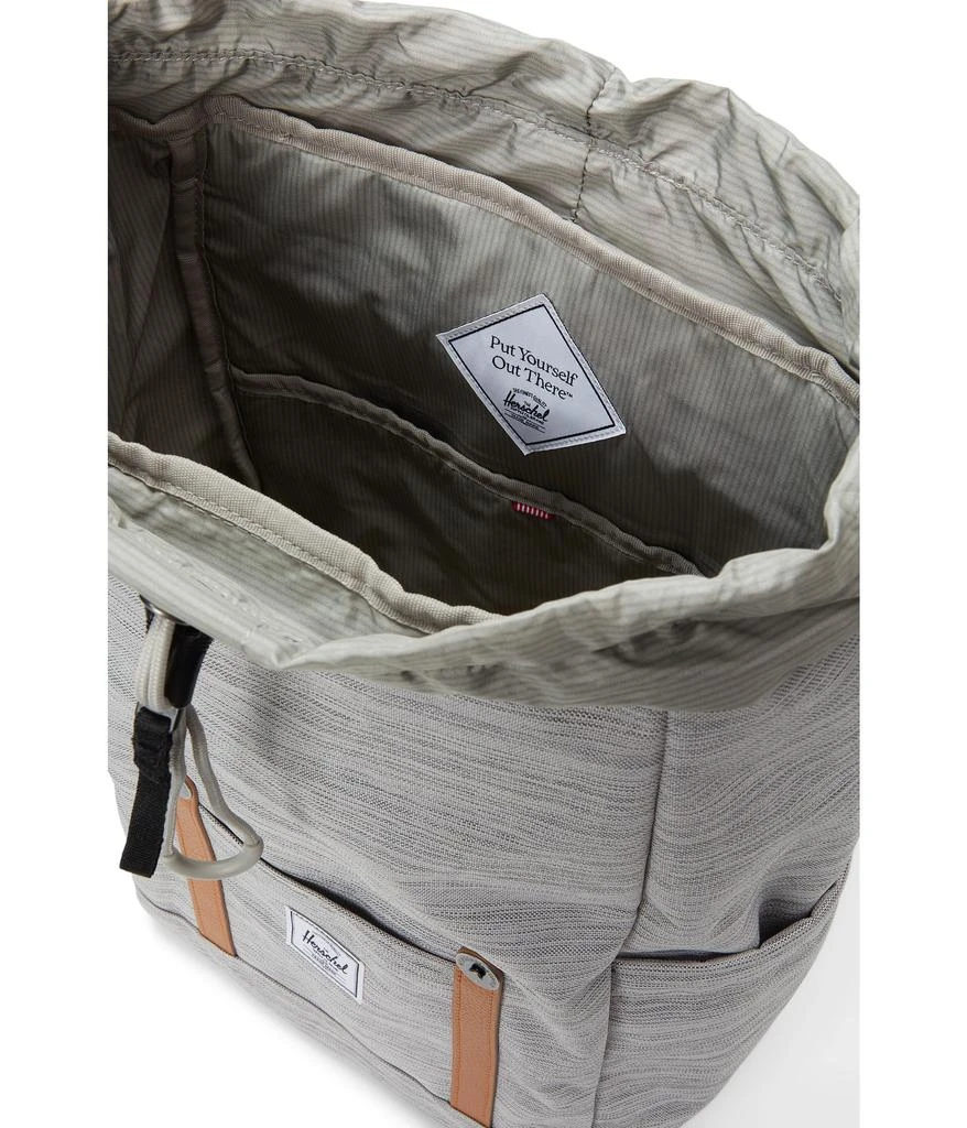 商品Herschel Supply|Retreat™ Small Backpack,价格¥641,第3张图片详细描述