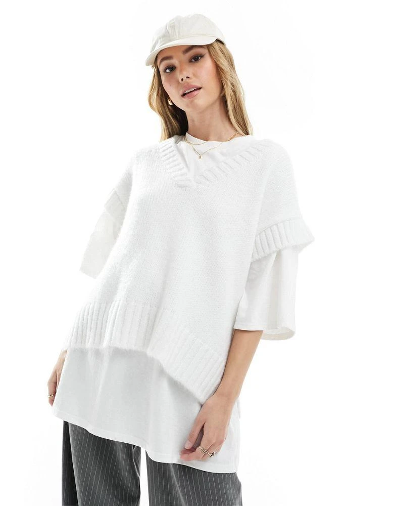 商品Miss Selfridge|Miss Selfridge oversized V neck knitted vest in cream,价格¥158,第1张图片