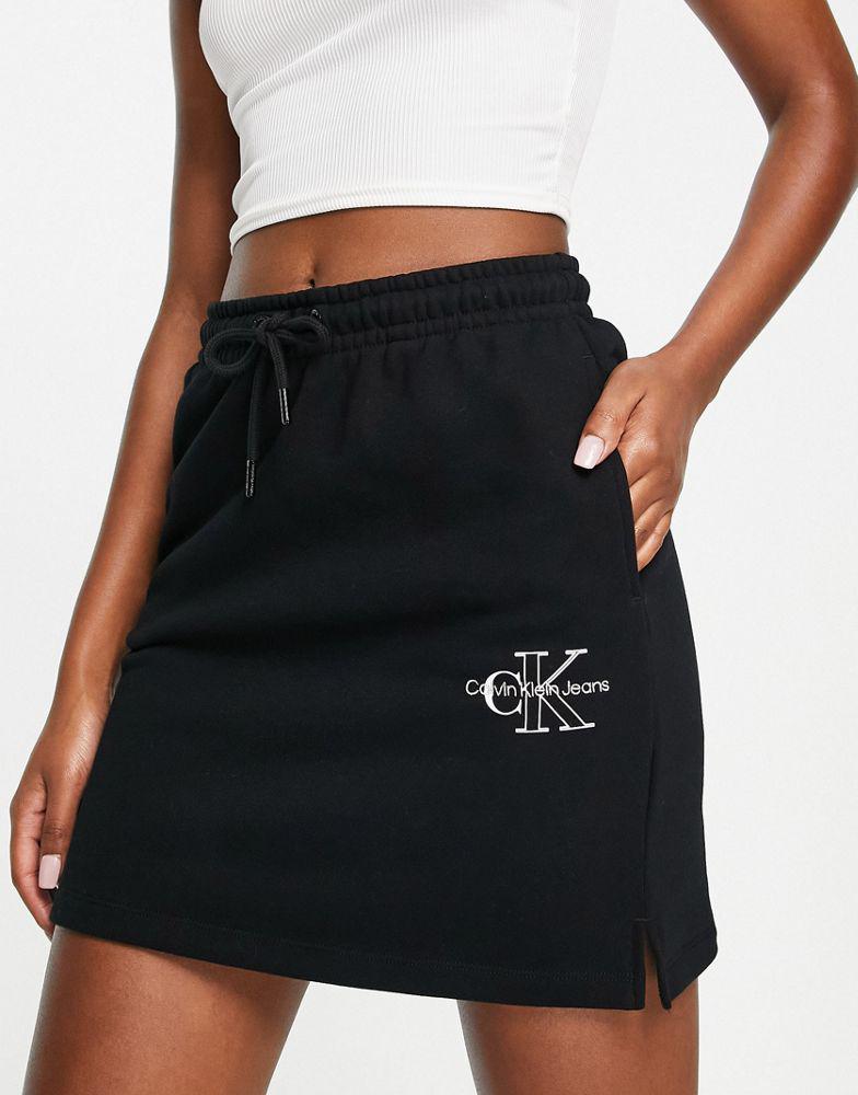 Calvin Klein Jeans monogram logo utility skirt in black商品第4张图片规格展示