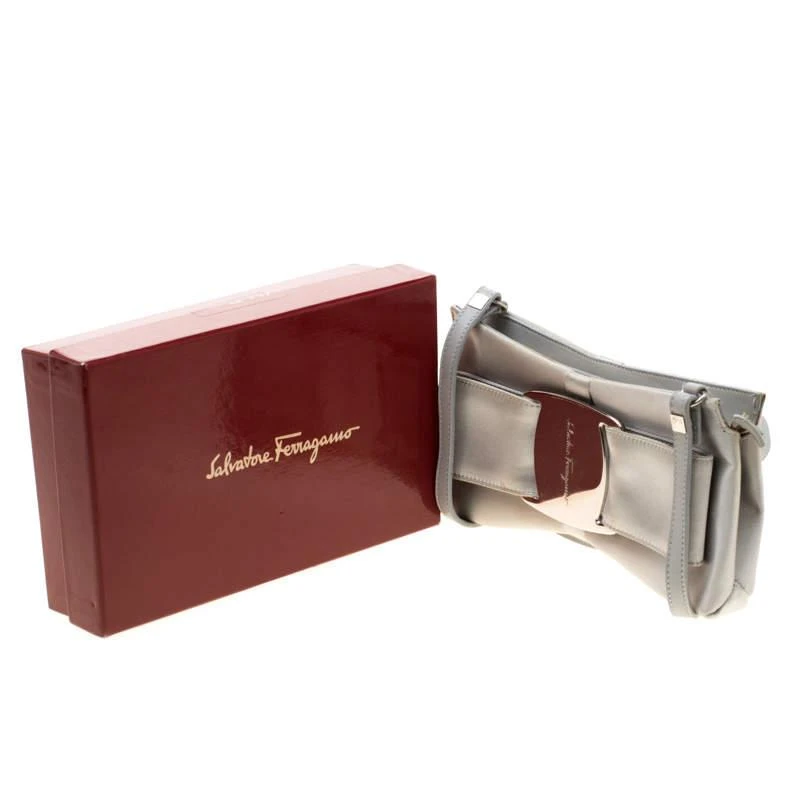 Salvatore Ferragamo Silver Satin and Leather Bow Crossbody Bag 商品