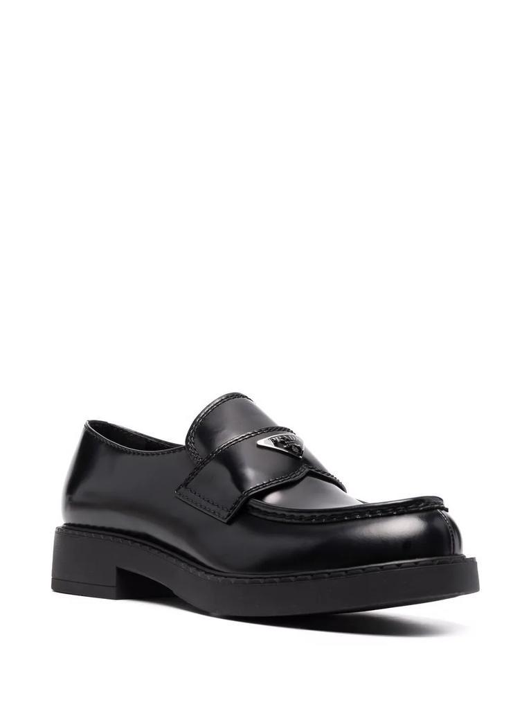 商品Prada|PRADA logo-plaque chunky heel loafers,价格¥8003,第5张图片详细描述