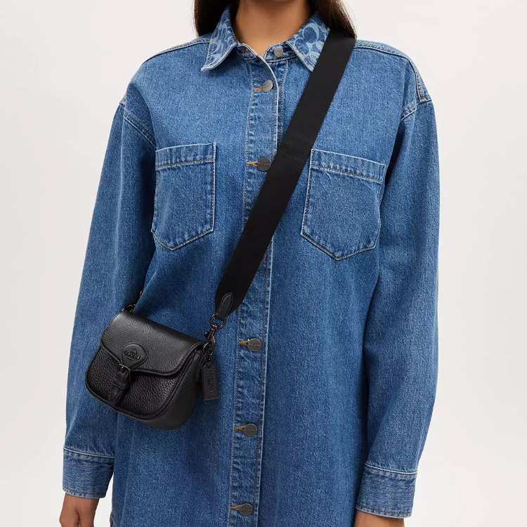 商品[国内直发] Coach|蔻驰 Amelia 16 按扣内部多功能口袋 柔软卵石纹皮革 马鞍包单肩斜挎包 小号 女款 黑色,价格¥1929,第6张图片详细描述