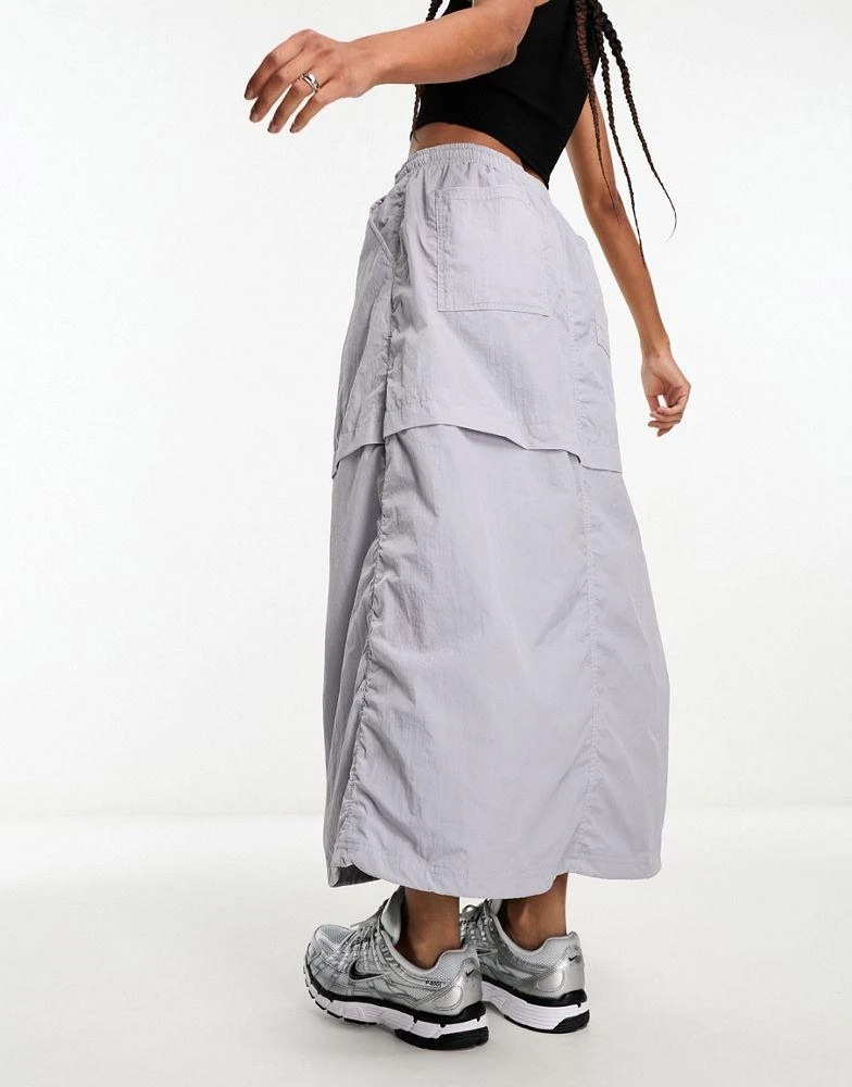 商品NIKE|Nike Sport Utility woven cargo maxi skirt in pewter grey,价格¥246,第2张图片详细描述