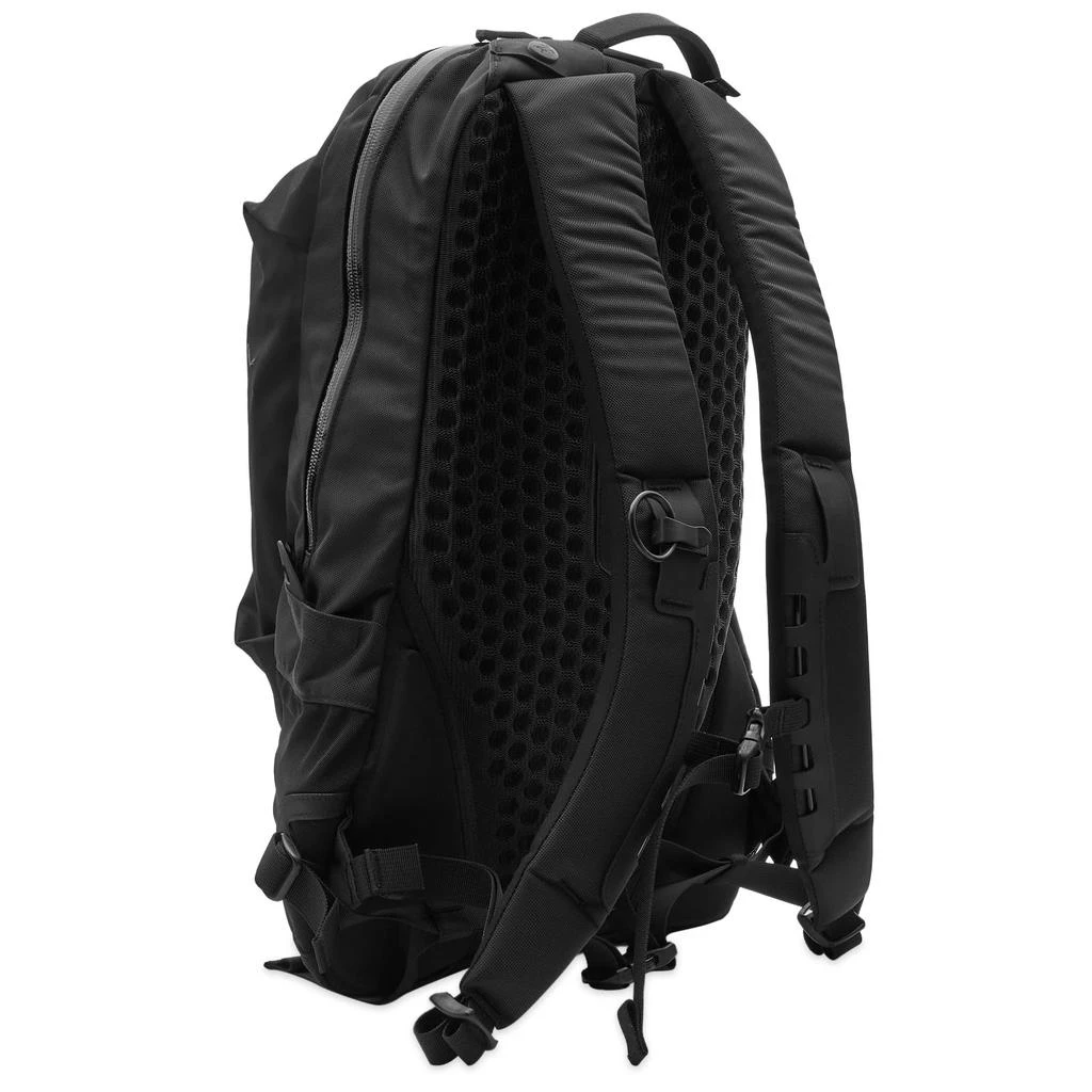 商品Arc'teryx|Arc'teryx Arro 16 Backpack,价格¥1786,第2张图片详细描述