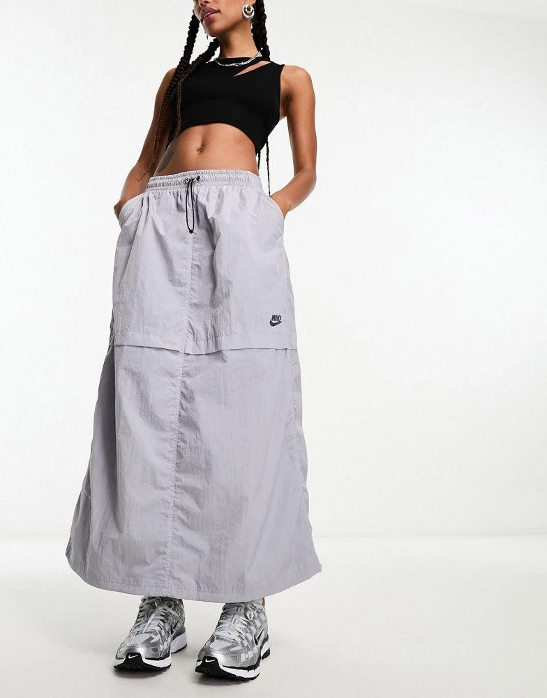 商品NIKE|Nike Sport Utility woven cargo maxi skirt in pewter grey,价格¥246,第1张图片