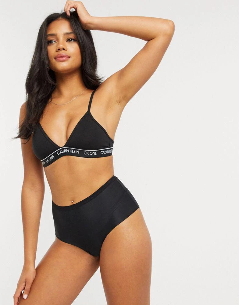 商品Calvin Klein|Calvin Klein CK One Cotton unlined triangle bra in black,价格¥167,第4张图片详细描述