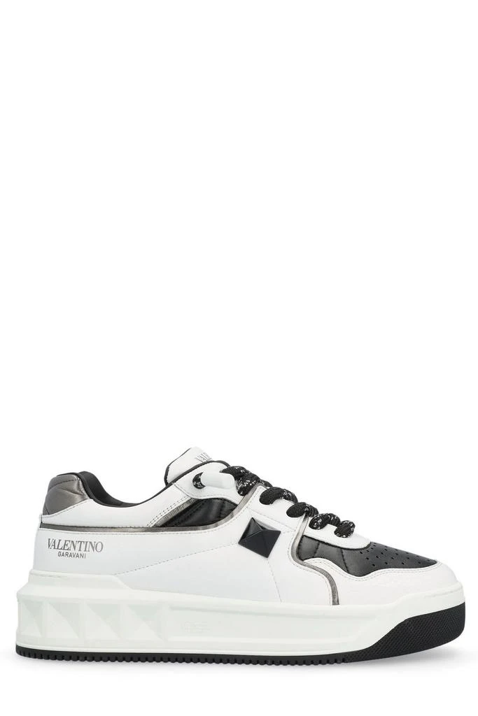 商品Valentino|Valentino Garavani One Stud XL Lace-Up Sneakers,价格¥4577,第1张图片