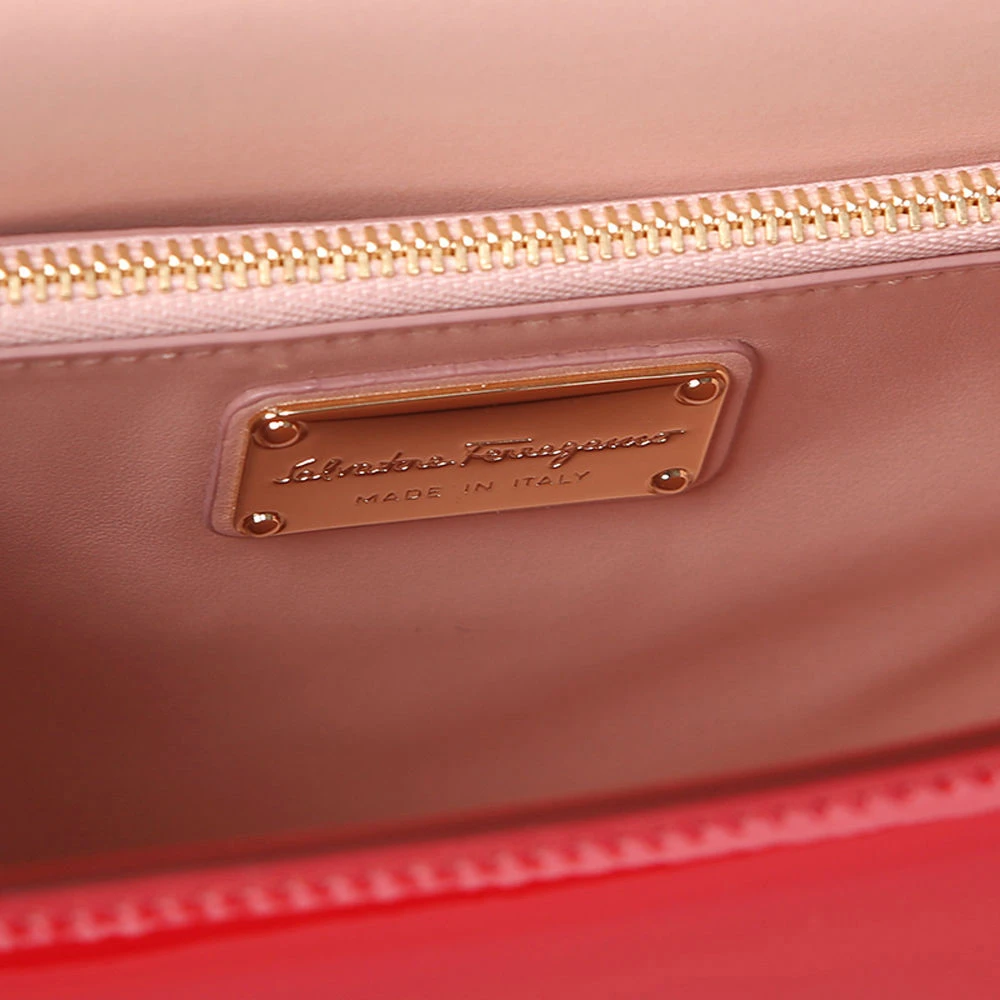 SALVATORE FERRAGAMO 女士红色漆皮中号VARA蝴蝶结翻盖包  21-G878-687404 商品