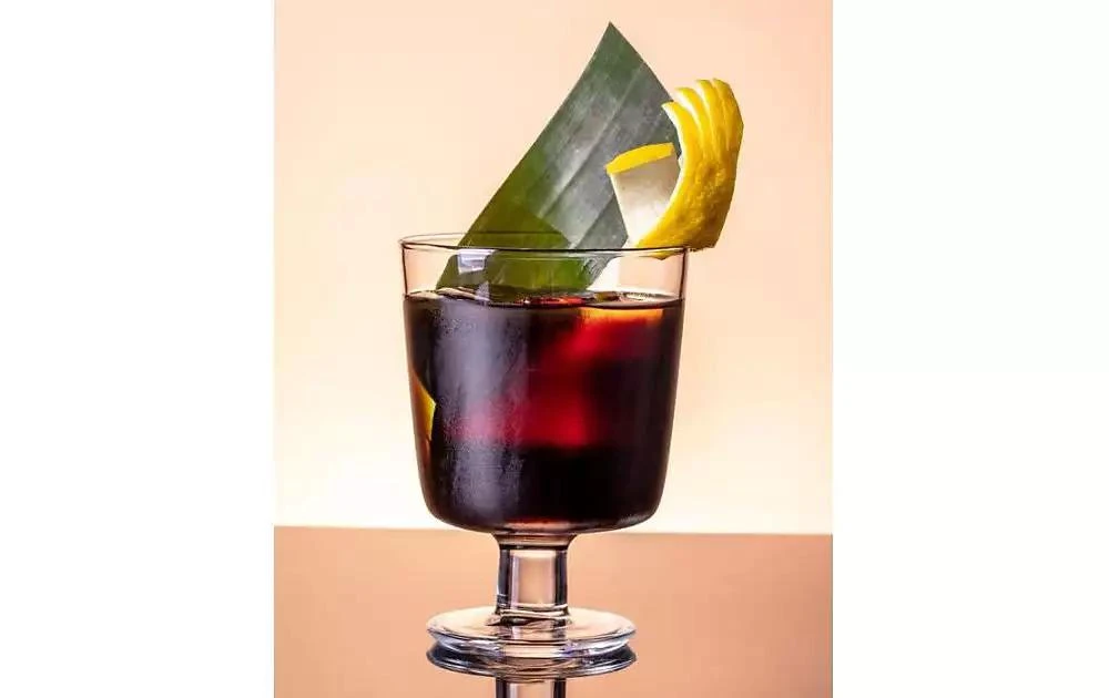 商品Barnes & Noble|Black Mixcellence: A Comprehensive Guide To Black Mixology (A Cocktail Recipe Book, Classic Cocktails, And Mixed Drinks) by Tamika Hall,价格¥224,第5张图片详细描述