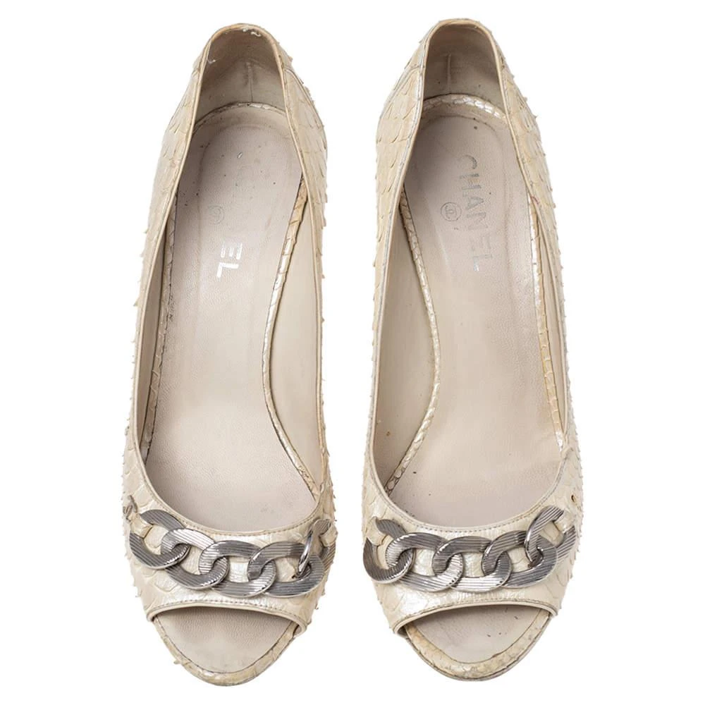 商品[二手商品] Chanel|Chanel Cream Python Leather CC Chain Detail Peep Toe Pumps Size 39.5,价格¥2041,第3张图片详细描述