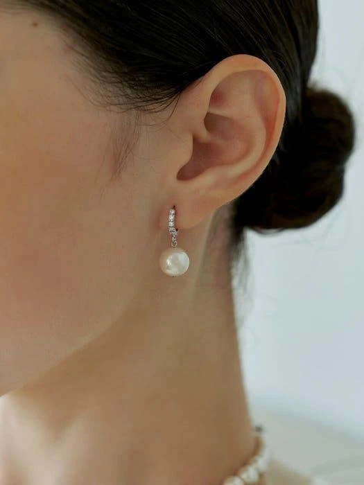 商品LOVE ME MONSTER|Pearl `drop` Cubic Ring Earrings,价格¥499,第3张图片详细描述