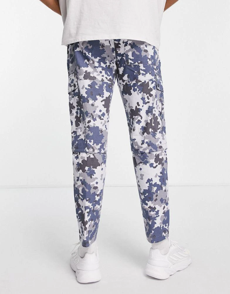 商品Topman|Topman tapered camo cargo trousers in grey,价格¥189,第4张图片详细描述