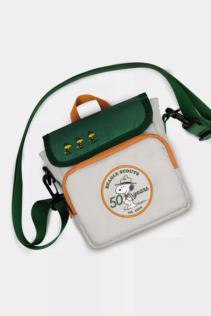 商品Retrospekt|Peanuts Beagle Scouts Retrospekt Instant Camera Bag,价格¥258,第3张图片详细描述
