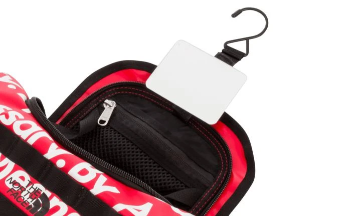 商品Supreme|Supreme TNF Base Camp Travel Canister,价格¥3064,第4张图片详细描述