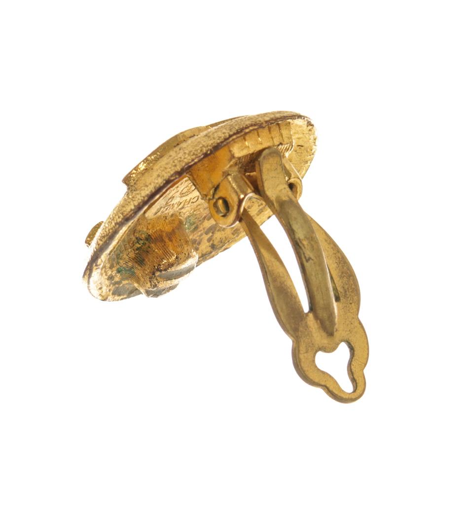 Chanel Gold CC Round Shaped Logo Earrings商品第6张图片规格展示