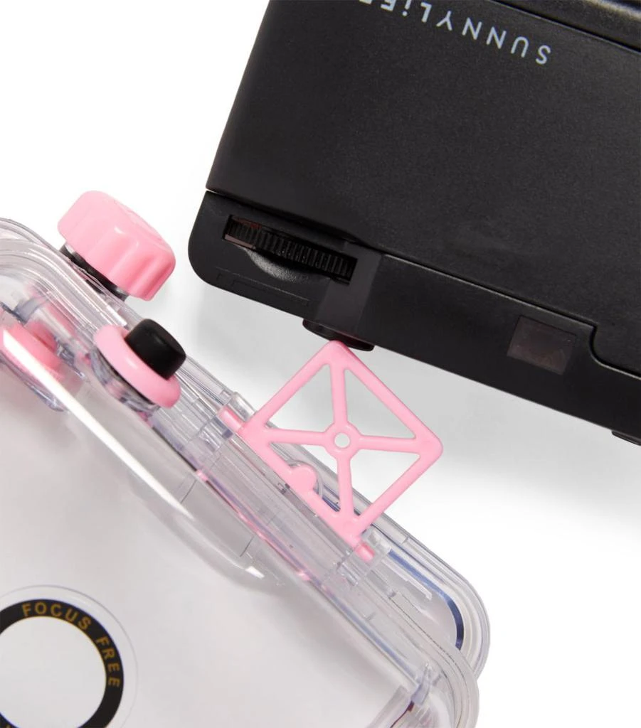 商品Sunnylife|Strawberry Underwater Camera,价格¥261,第3张图片详细描述