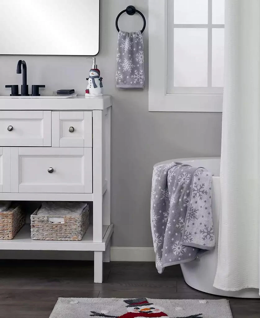 商品SKL Home|Scattered Snowflake Jacquard Cotton Bath Towel, 25" x 50",价格¥184,第3张图片详细描述