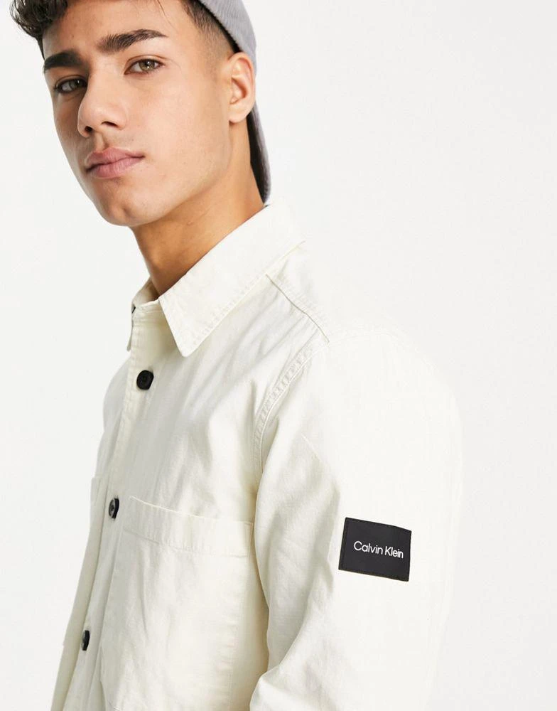 商品Calvin Klein|Calvin Klein rip stop overshirt in ecru,价格¥546,第4张图片详细描述