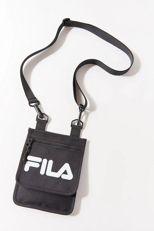 商品Fila|FILA UO Exclusive Writer Neck Pouch,价格¥76,第2张图片详细描述