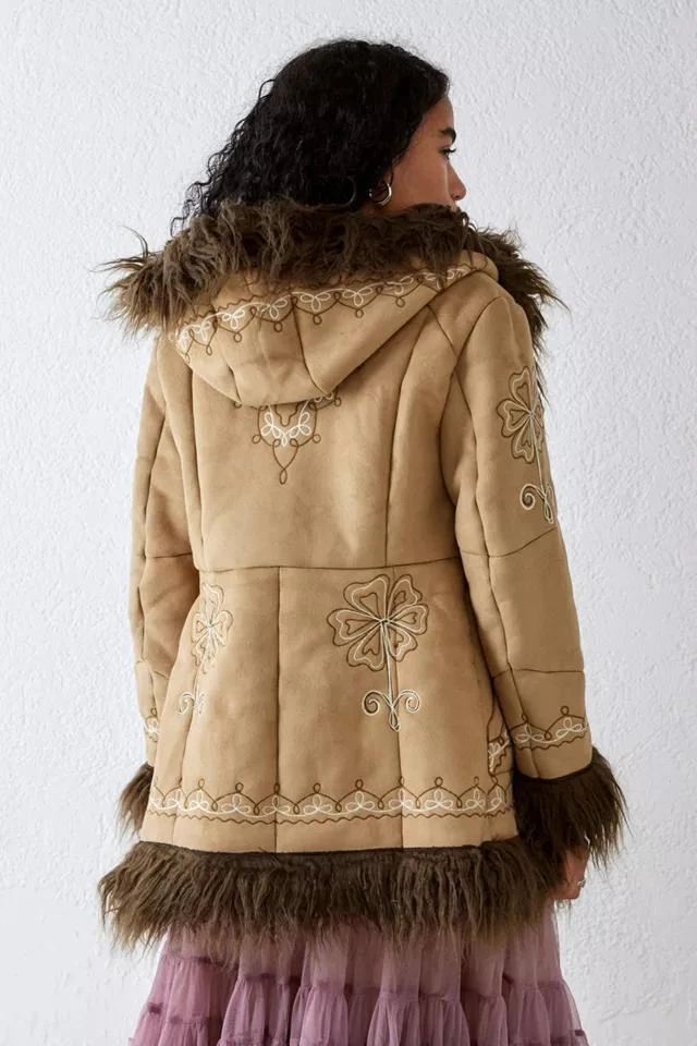 商品Urban Outfitters|UO Embroidered Faux Fur Duffle Coat,价格¥1164,第3张图片详细描述