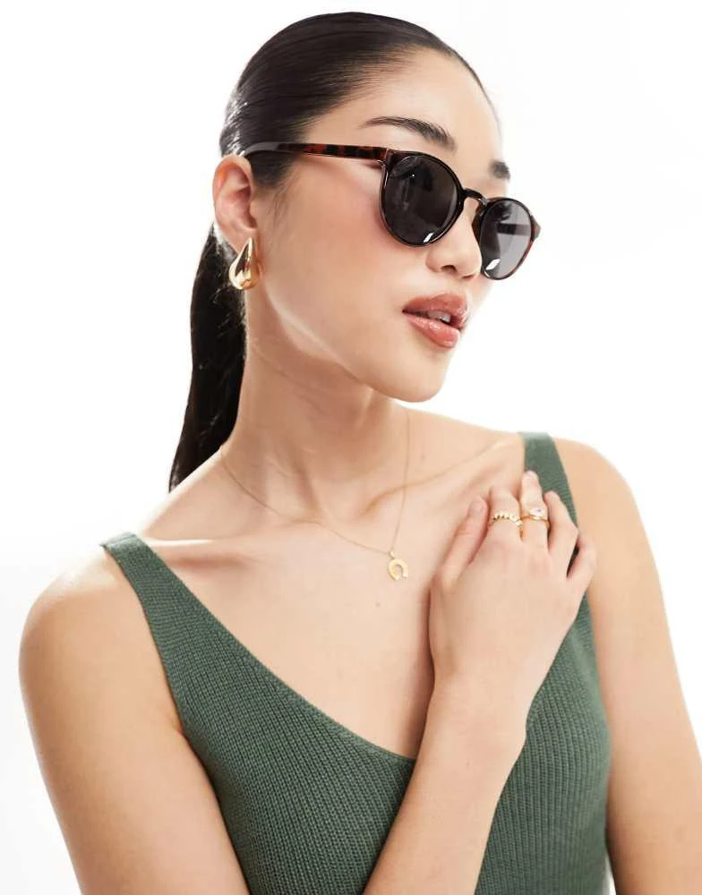 商品Weekday|Weekday Unisex Spy round sunglasses in brown,价格¥186,第1张图片