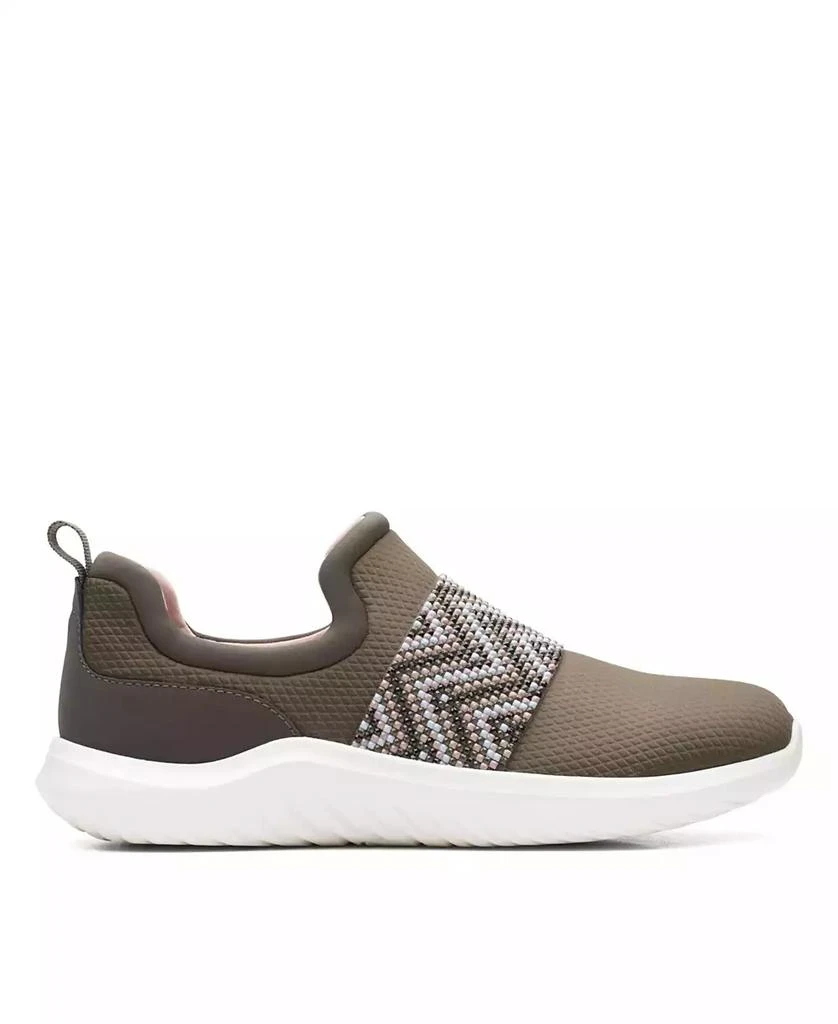 商品Clarks|Women's Cloudstepper Nova Way Slip-on Sneaker,价格¥458,第3张图片详细描述