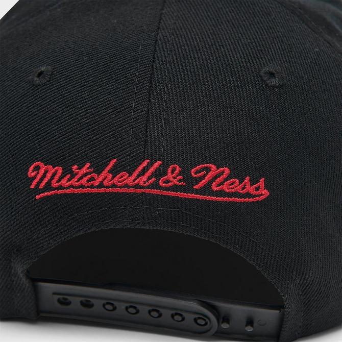 Mitchell & Ness NBA Chicago Bulls Patch Overload Snapback Hat商品第5张图片规格展示