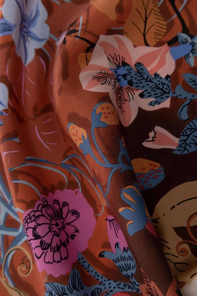 商品Salvatore Ferragamo|Salvatore Ferragamo Floral Printed Scarf,价格¥1723,第3张图片详细描述