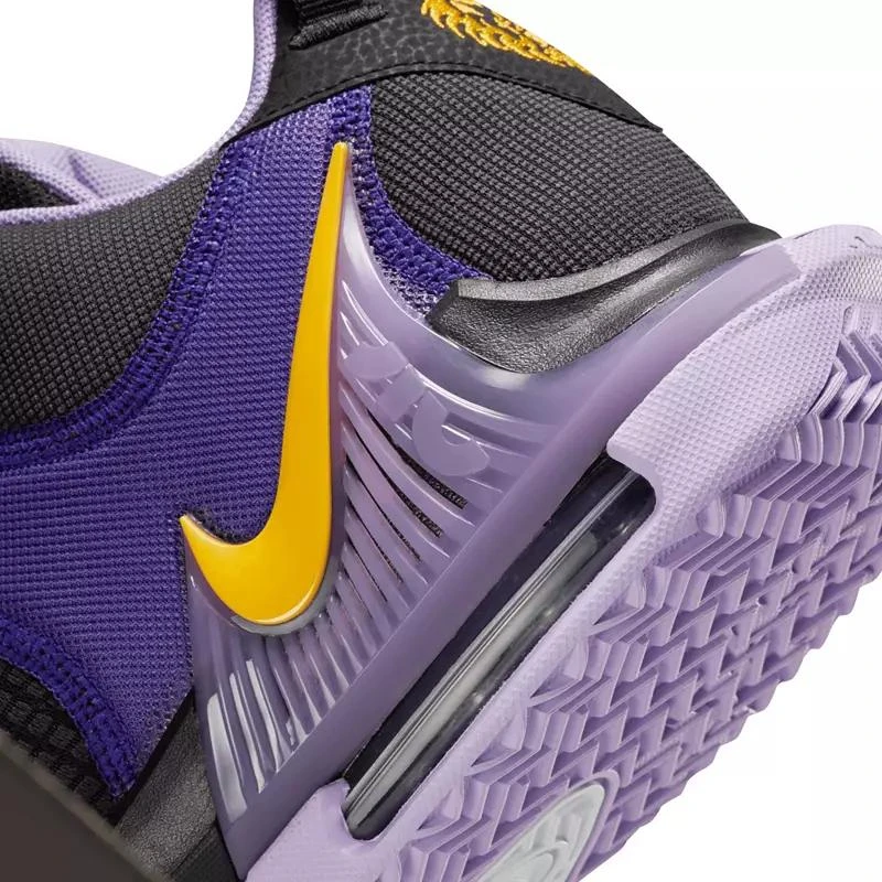 Nike LeBron Witness 7 Basketball Shoes 商品