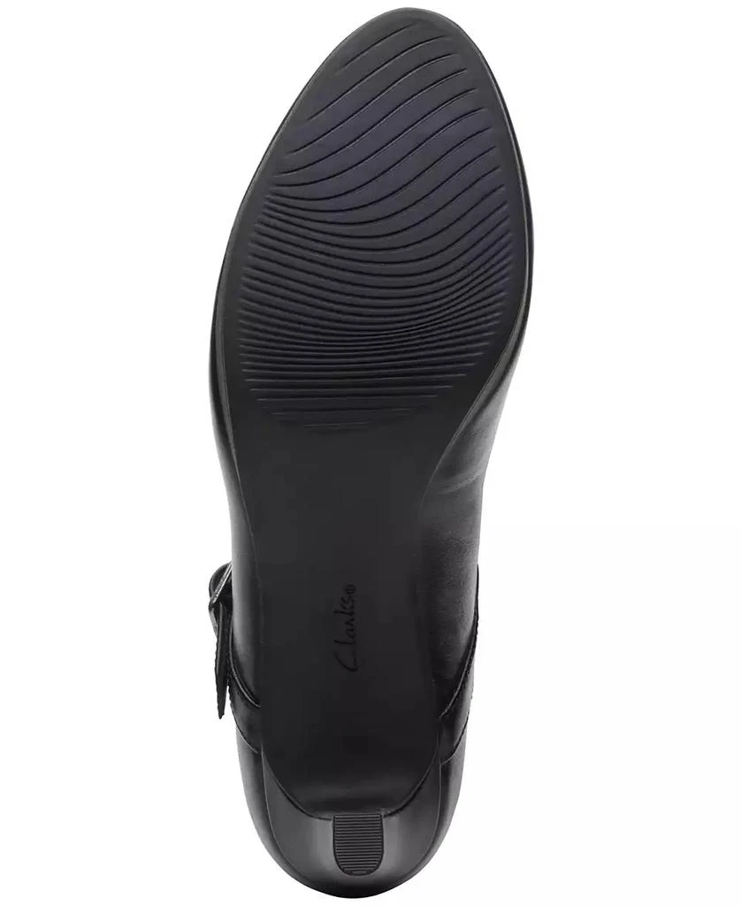 商品Clarks|Women's Ambyr Shine Dress Shoes,价格¥745,第5张图片详细描述