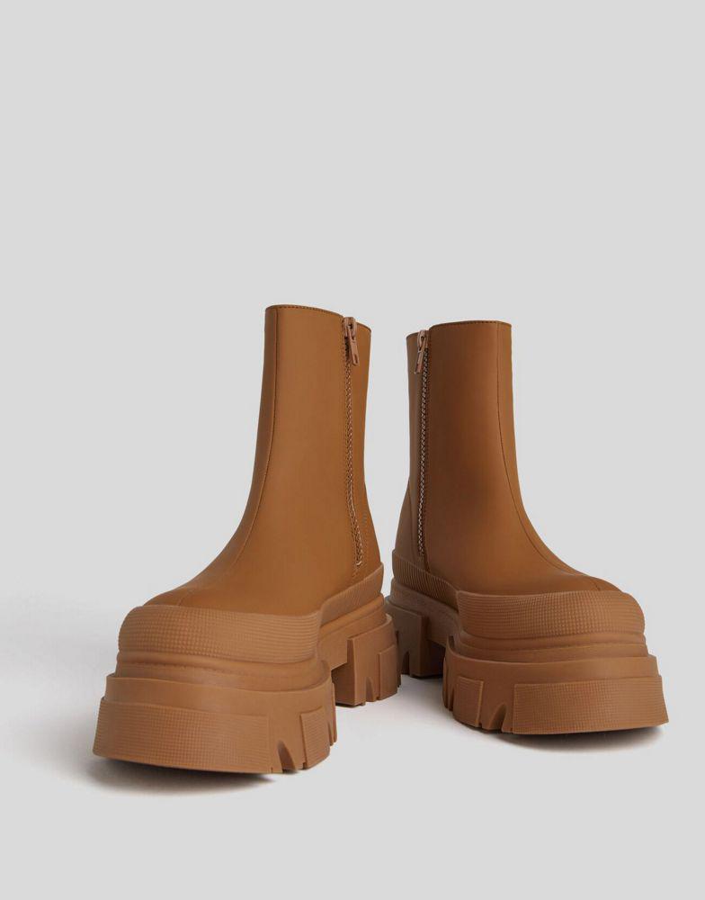 Bershka chunky ankle pull on ankle boots in brown商品第4张图片规格展示