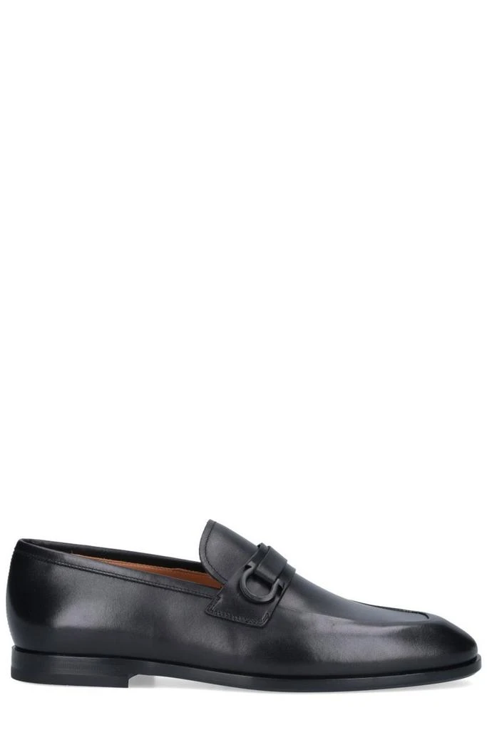 商品Salvatore Ferragamo|Salvatore Ferragamo Gancini-Buckle Slip-On Loafers,价格¥3931,第1张图片