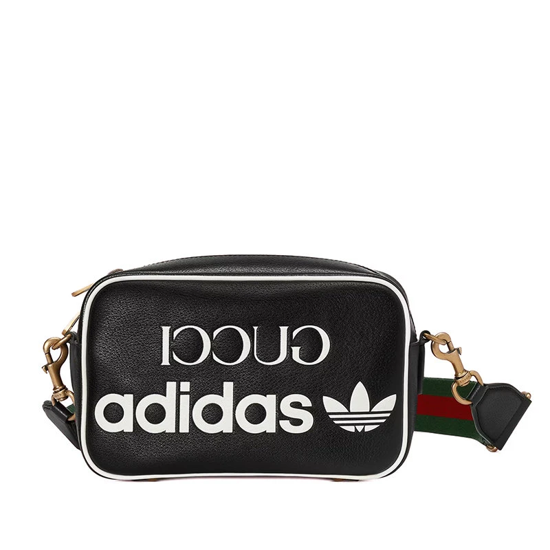 商品Gucci|【预售3-7天】GUCCI/古驰 22新款阿迪达斯联名 男士小号黑色皮革白色联名主题徽标印花配可拆卸红绿织物配皮肩带拉链开合斜跨单肩包702427U3ZCT8726,价格¥14037,第1张图片